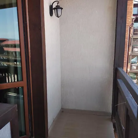 Private Emerald Apartment