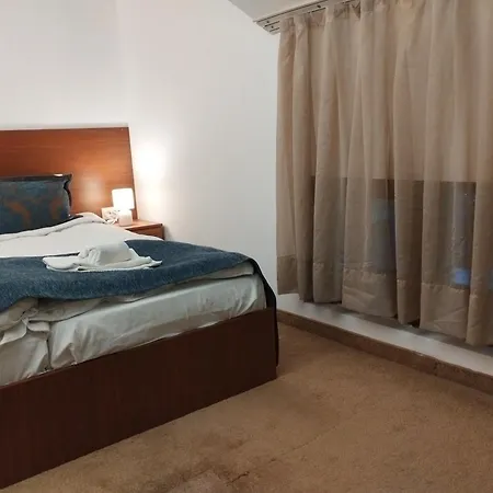 Private Emerald Apartment