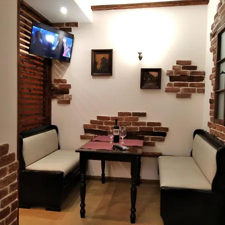 Private Emerald بانسكو