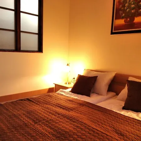 Private Emerald بانسكو